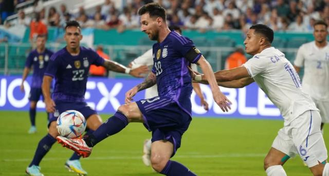 梅西越老越妖,阿根廷队进攻还是100%全靠他